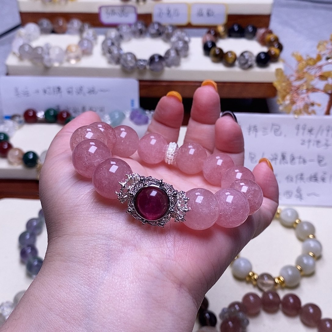 哒***哒吊坠白玉菩提手串