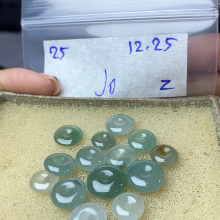 卧***风定制翡翠未镶嵌不退