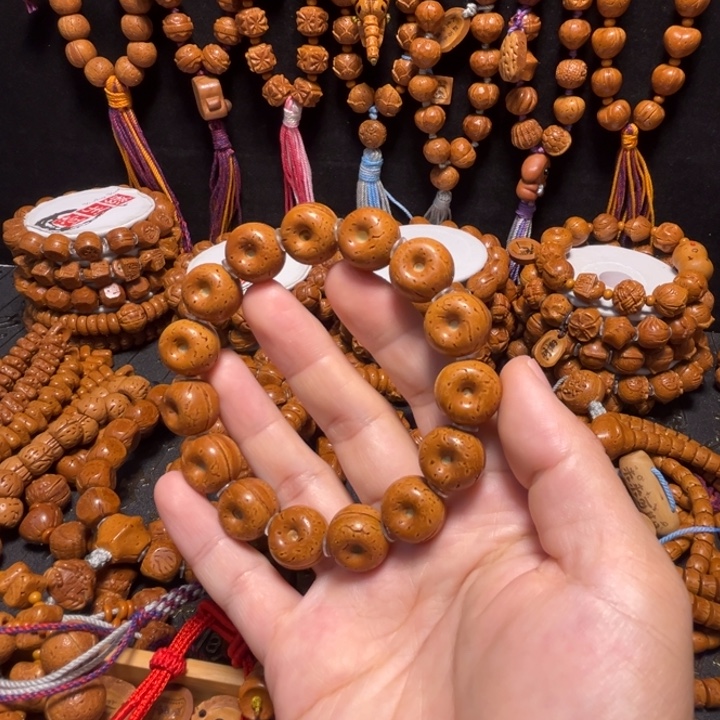 手串桃核平安扣手串