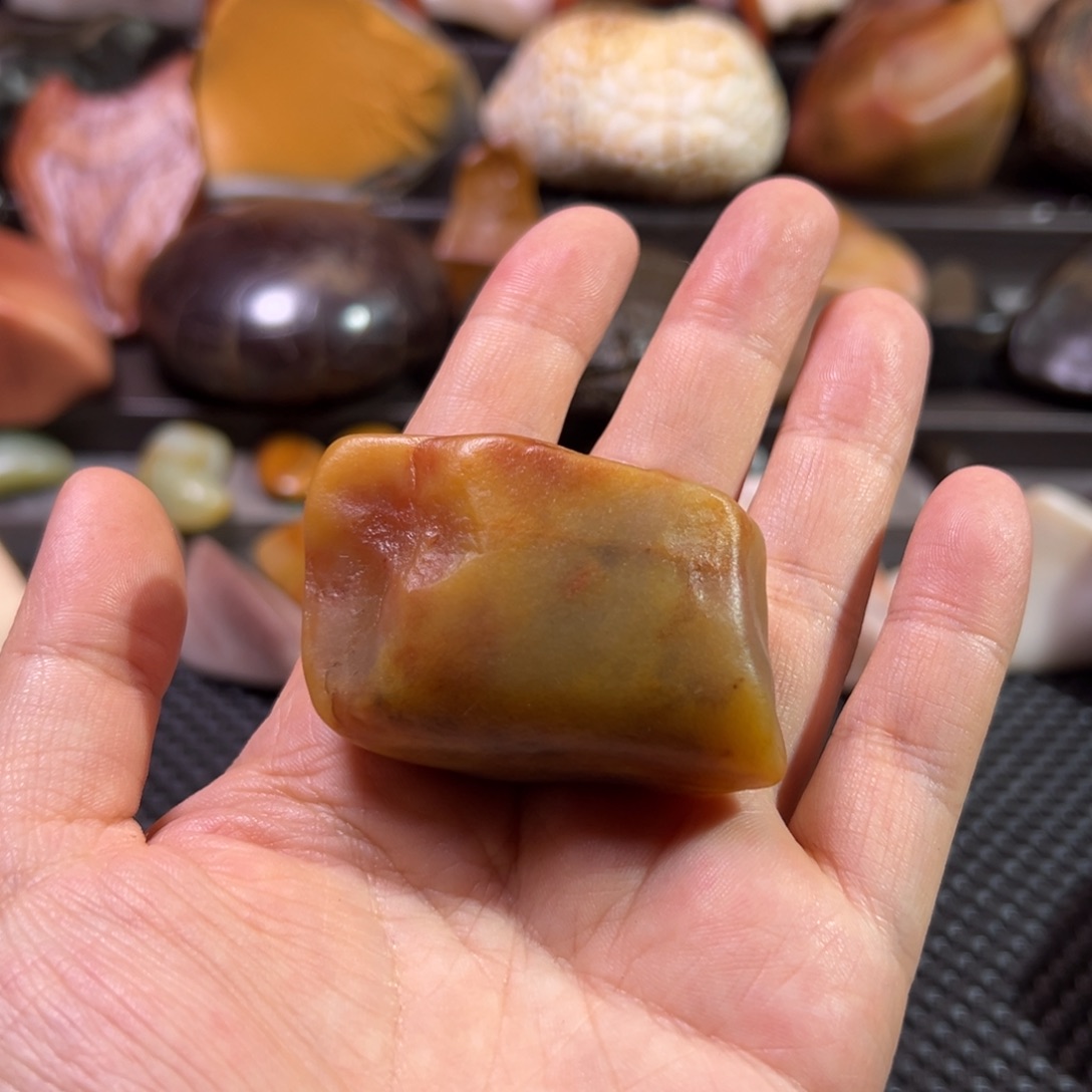 不**觉静辉品石乌尔禾花彩