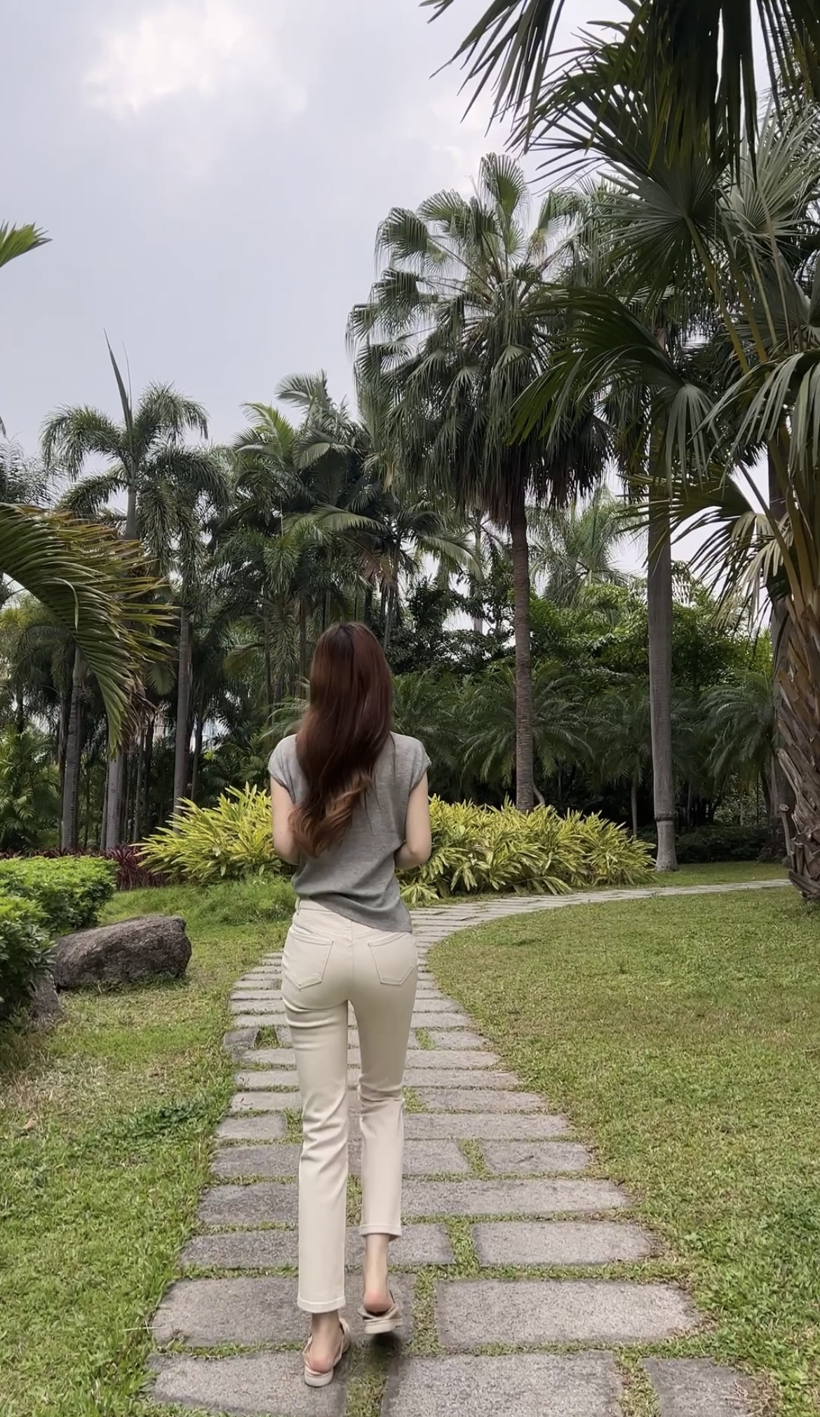 白色烟筒裤2.0【显瘦必入】新款杏白烟管直筒牛仔裤九分休闲裤#K10