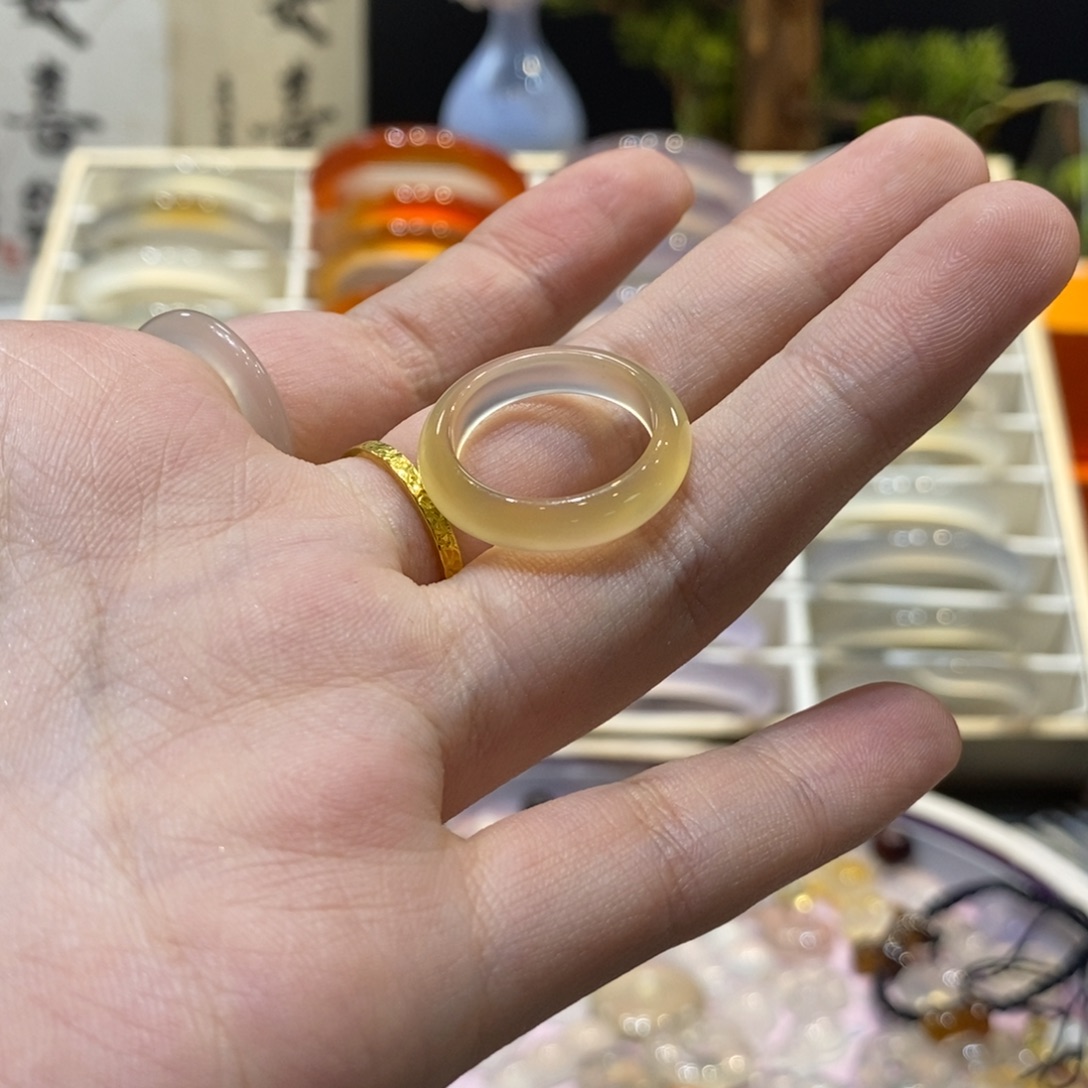许***桉玛瑙/玉髓未镶嵌手镯