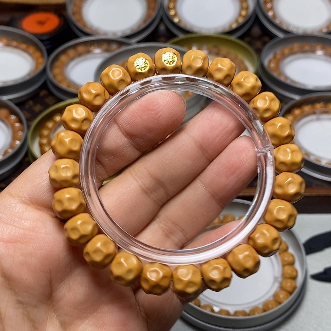 猴头核桃手串70号18k双标超深坑奶酪10左右