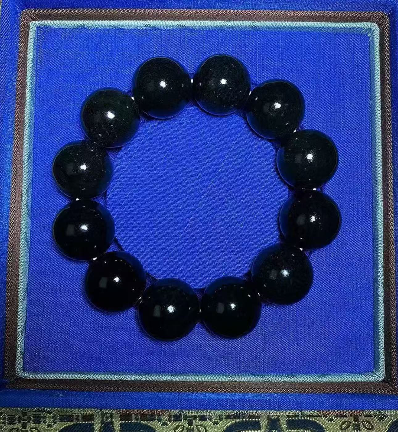 【雨文臻藏】和田玉青玉手串