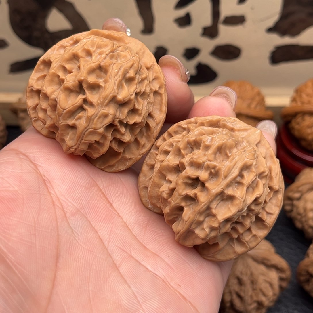 文玩核桃吊坠苹果