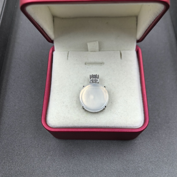  【经典永恒  光芒四射】 吊坠 GDJ9758