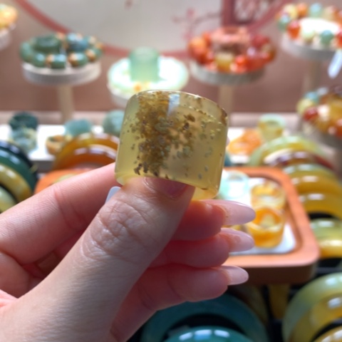 蛇纹石玉未镶嵌戒指