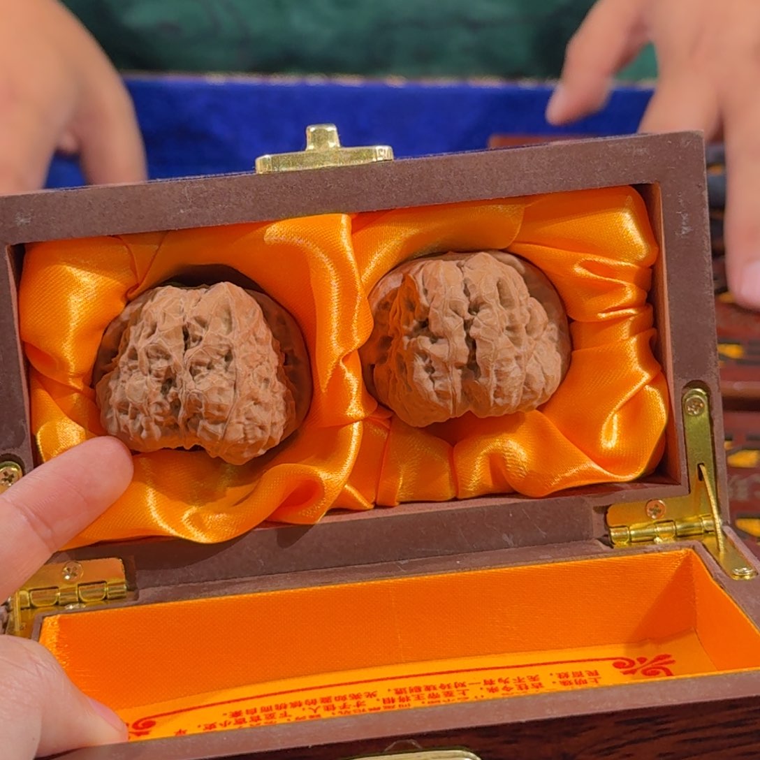 文玩核桃把件129号44蛤蟆头带木盒