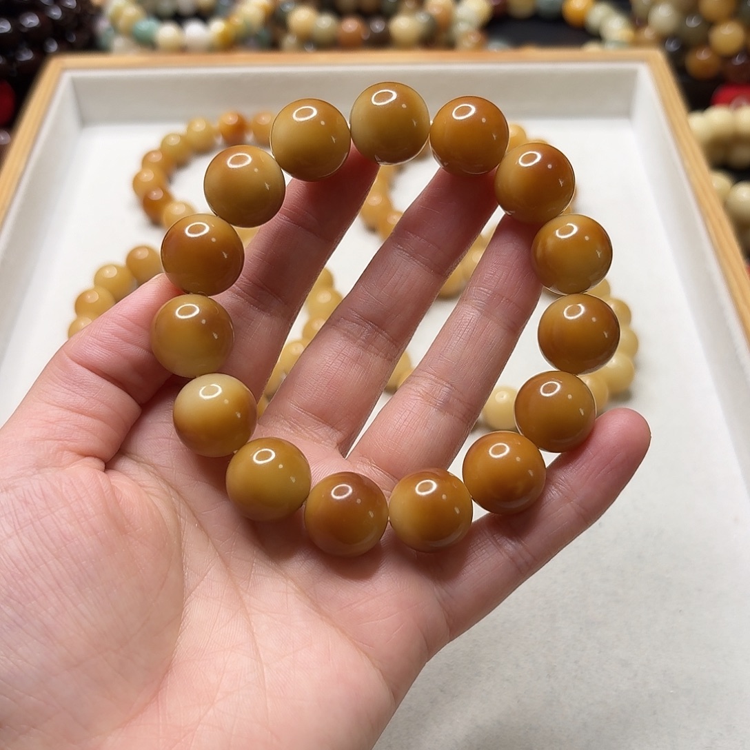 轻***扬手串菩提根/象牙果