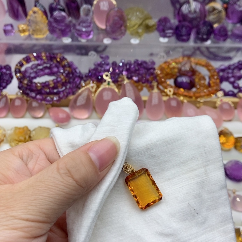 【闪购商品】水晶水晶吊坠18K金镶嵌俊*