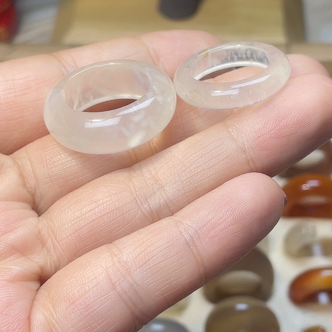 二***y玛瑙/玉髓合金戒指A18内径17.3内径18.3不退换