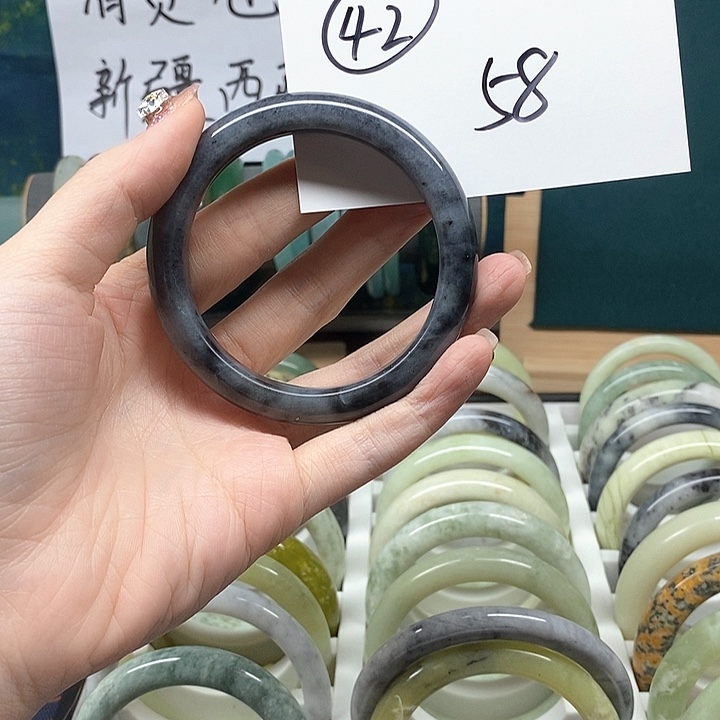 未镶嵌蛇纹石玉手镯