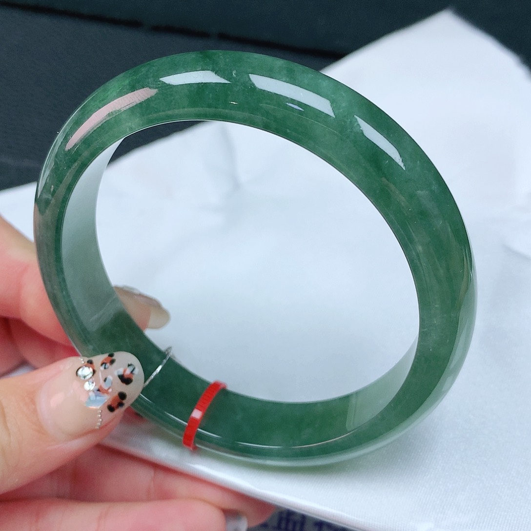 翡翠手镯未镶嵌59圈