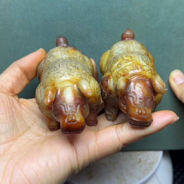 和田玉摆件未镶嵌大****犬