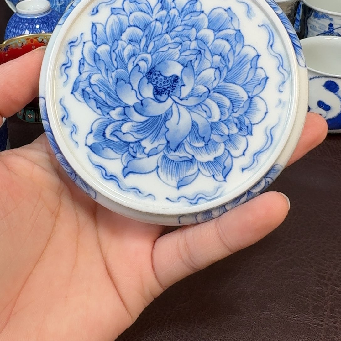 现代景德镇陶瓷杯