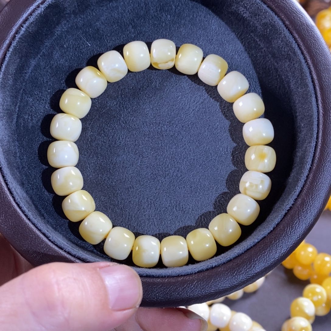 琥珀裸石未镶嵌10mm奶白老型手串
