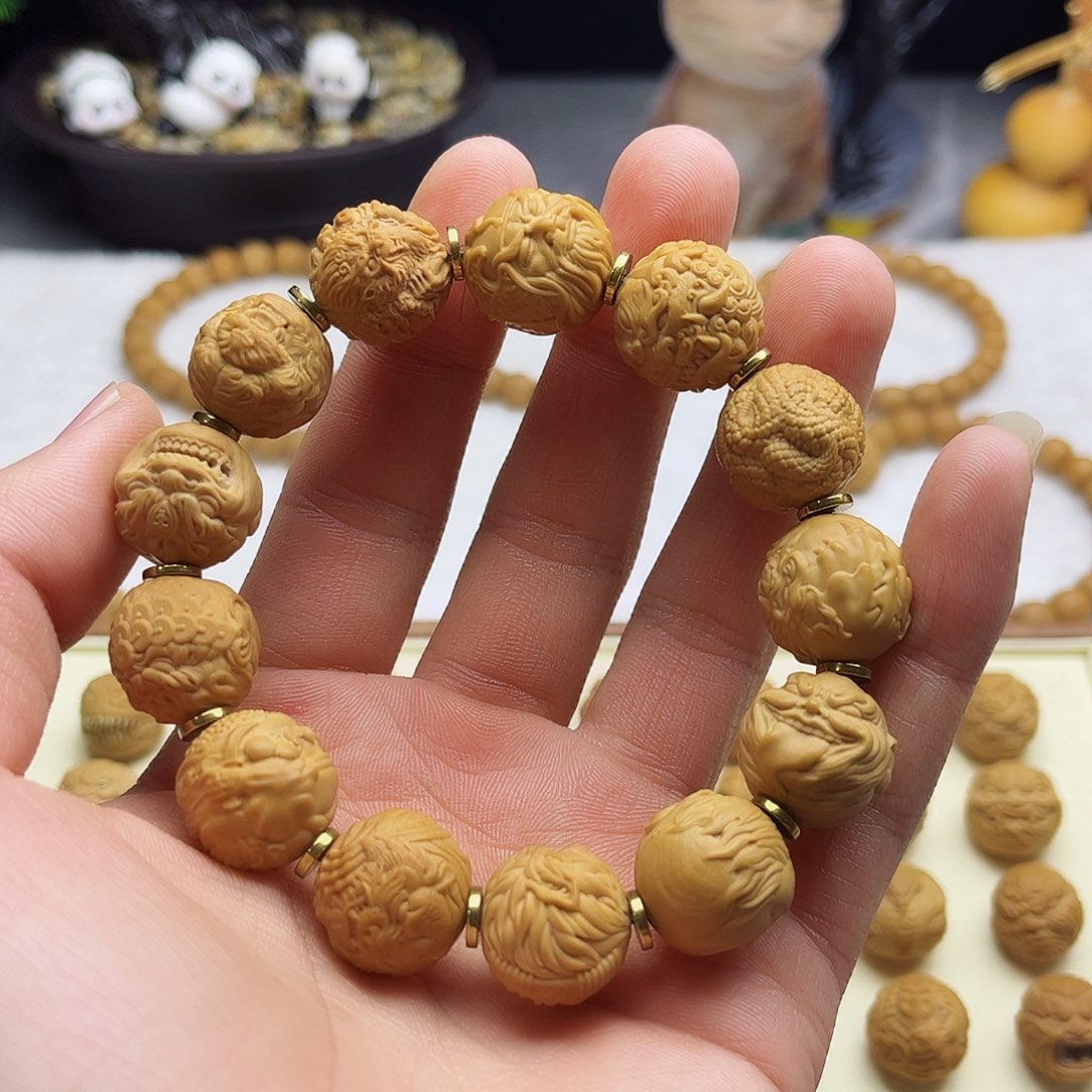 猴头雕刻大满贯13颗