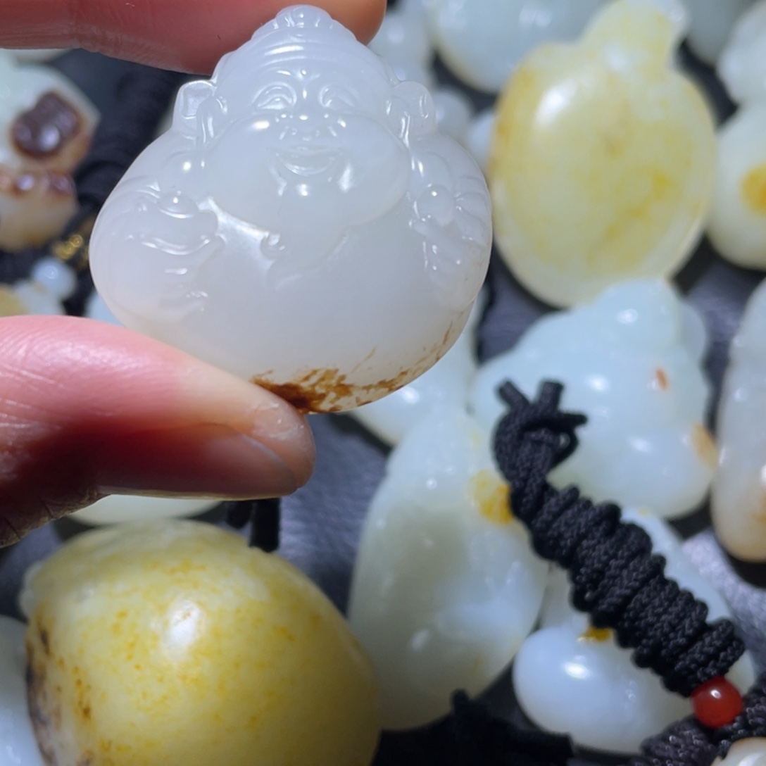 杠***炮和田玉未镶嵌颈饰