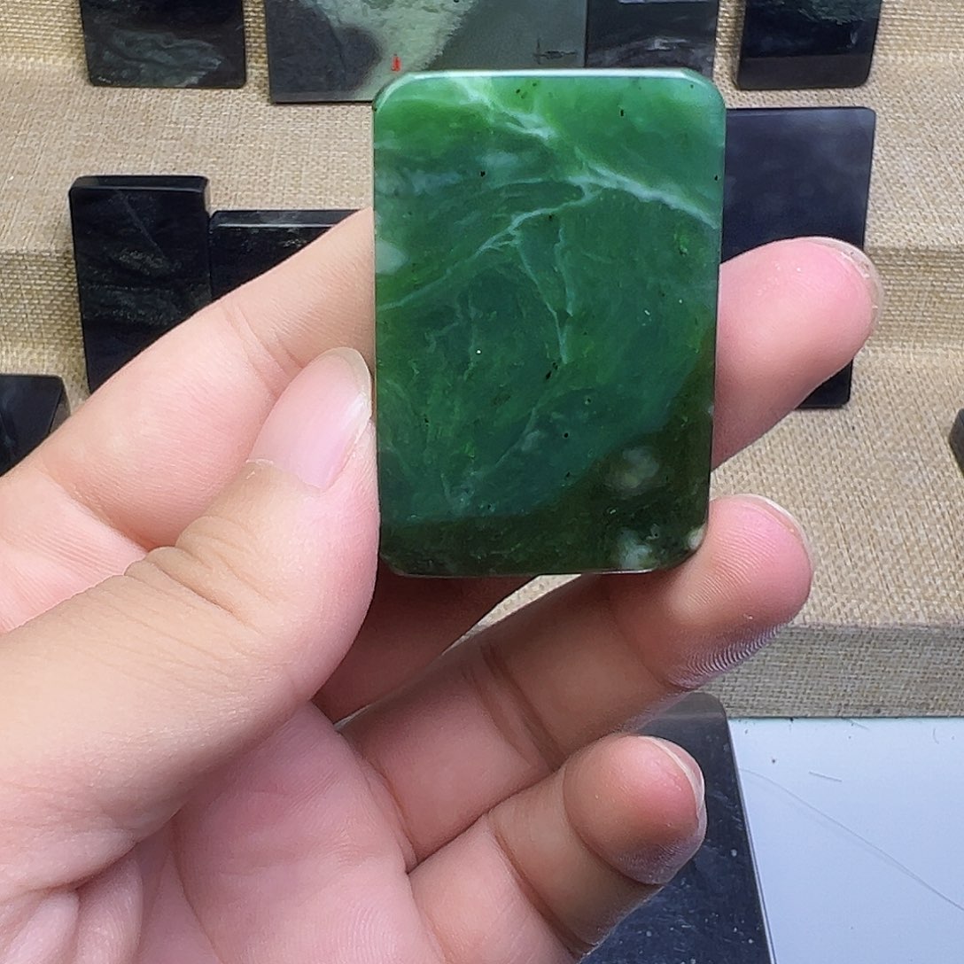 未镶嵌和田玉（碧玉）珠宝半成品