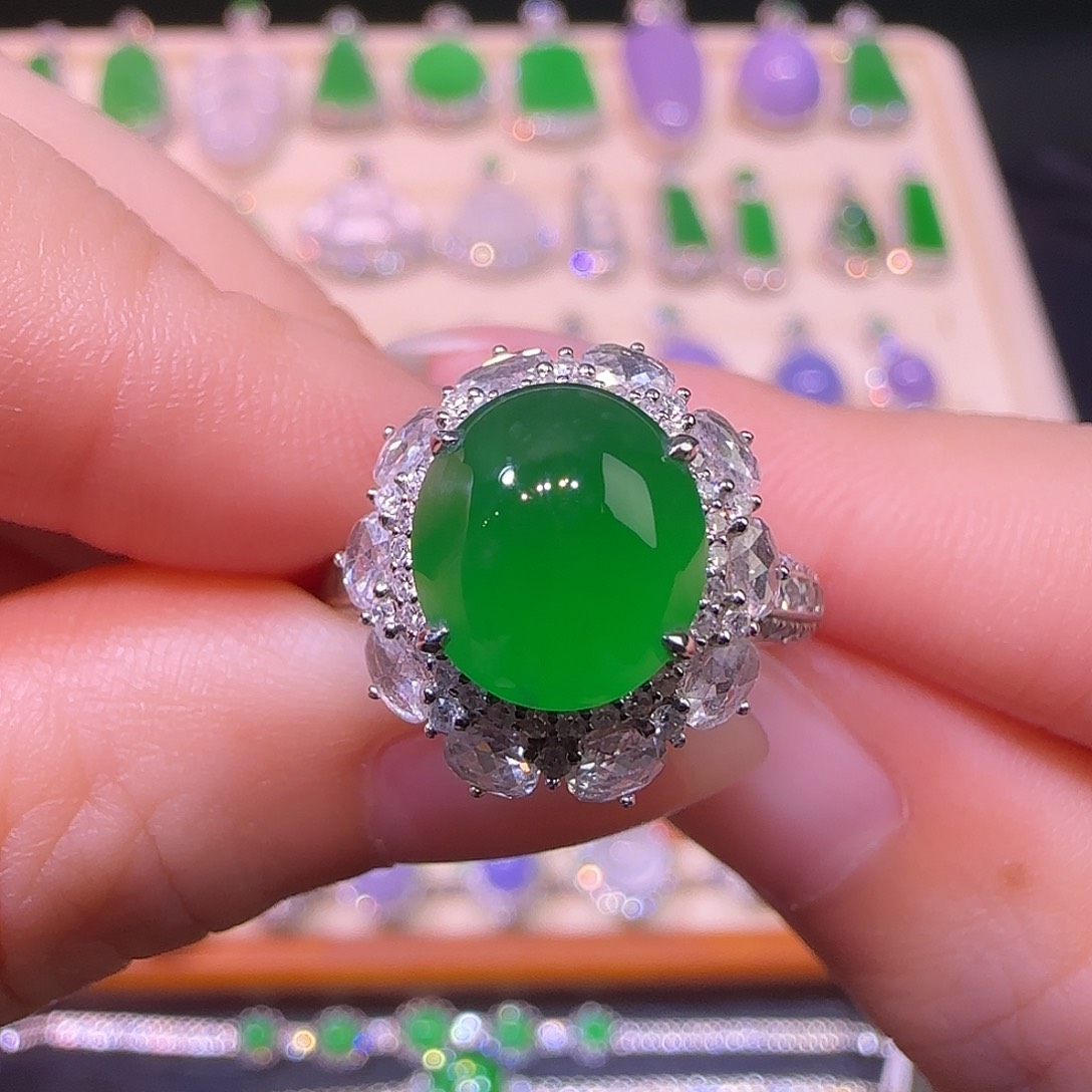 翡翠18K金镶嵌戒指