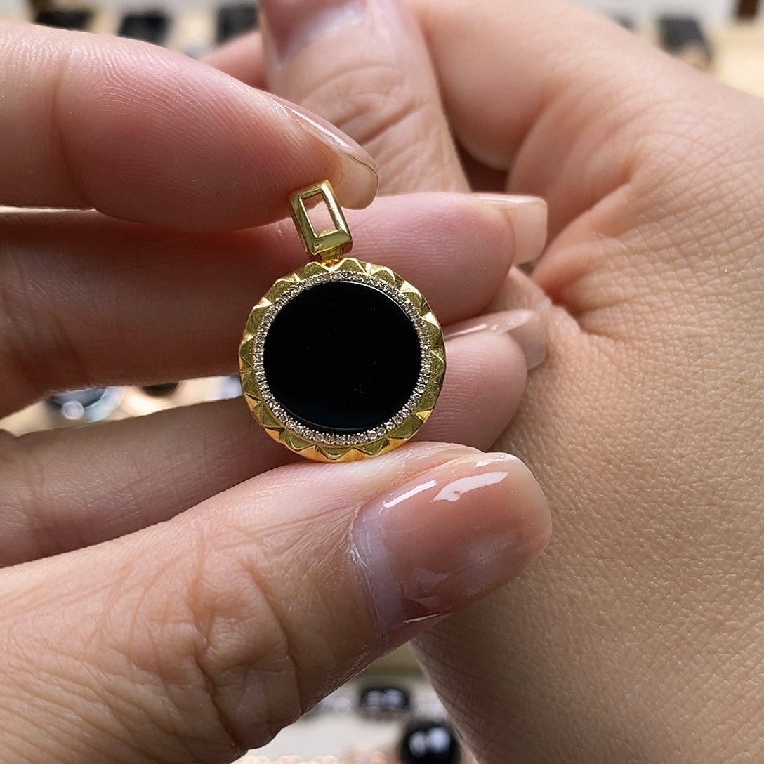 翡翠颈饰18K金镶嵌墨翠