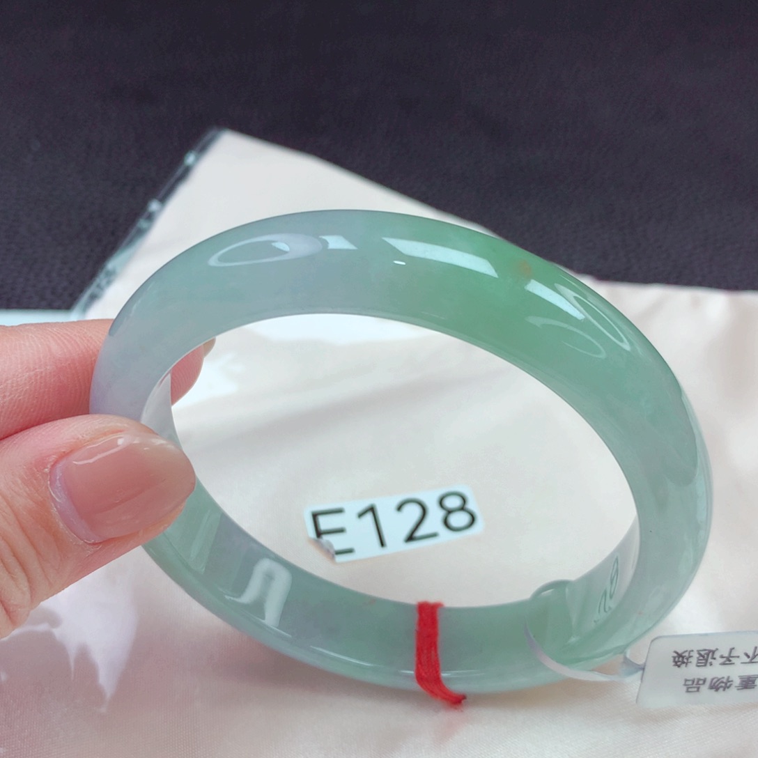 翡翠手镯未镶嵌手镯88