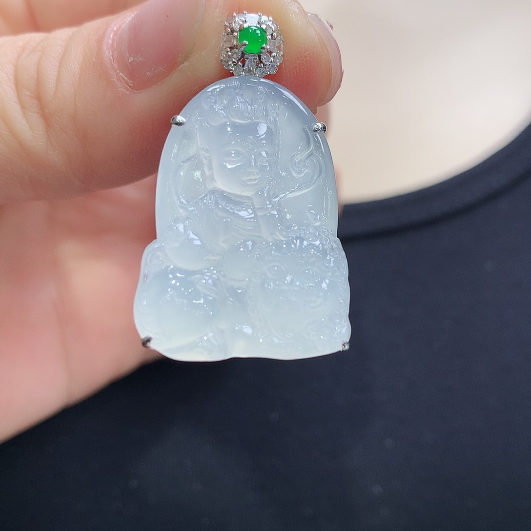 翡翠颈饰18K金镶嵌文殊菩萨