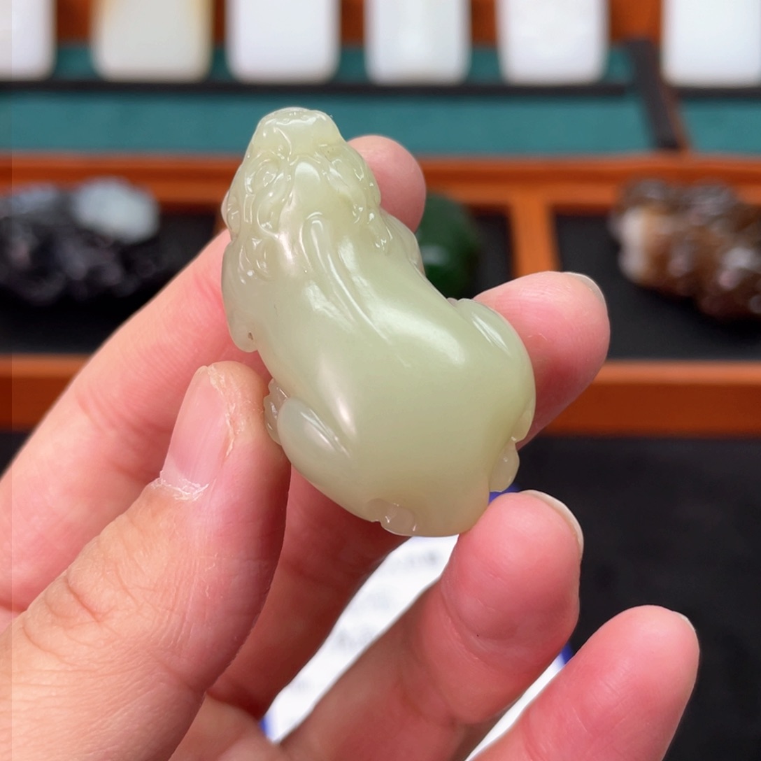 和田玉挂件未镶嵌人**海