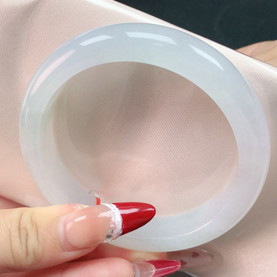 翡翠手镯未镶嵌59圈