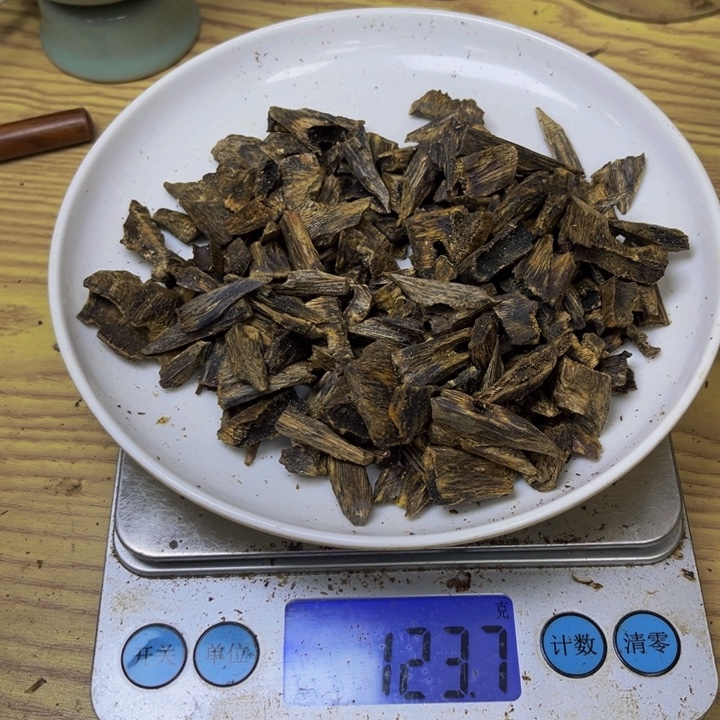 沉香碎屑沉香东江绿123 克