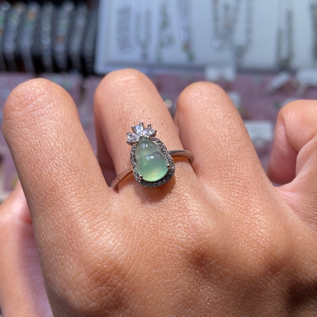 翡翠银S925镶嵌戒指纯天然缅甸翡翠A货葫芦戒指