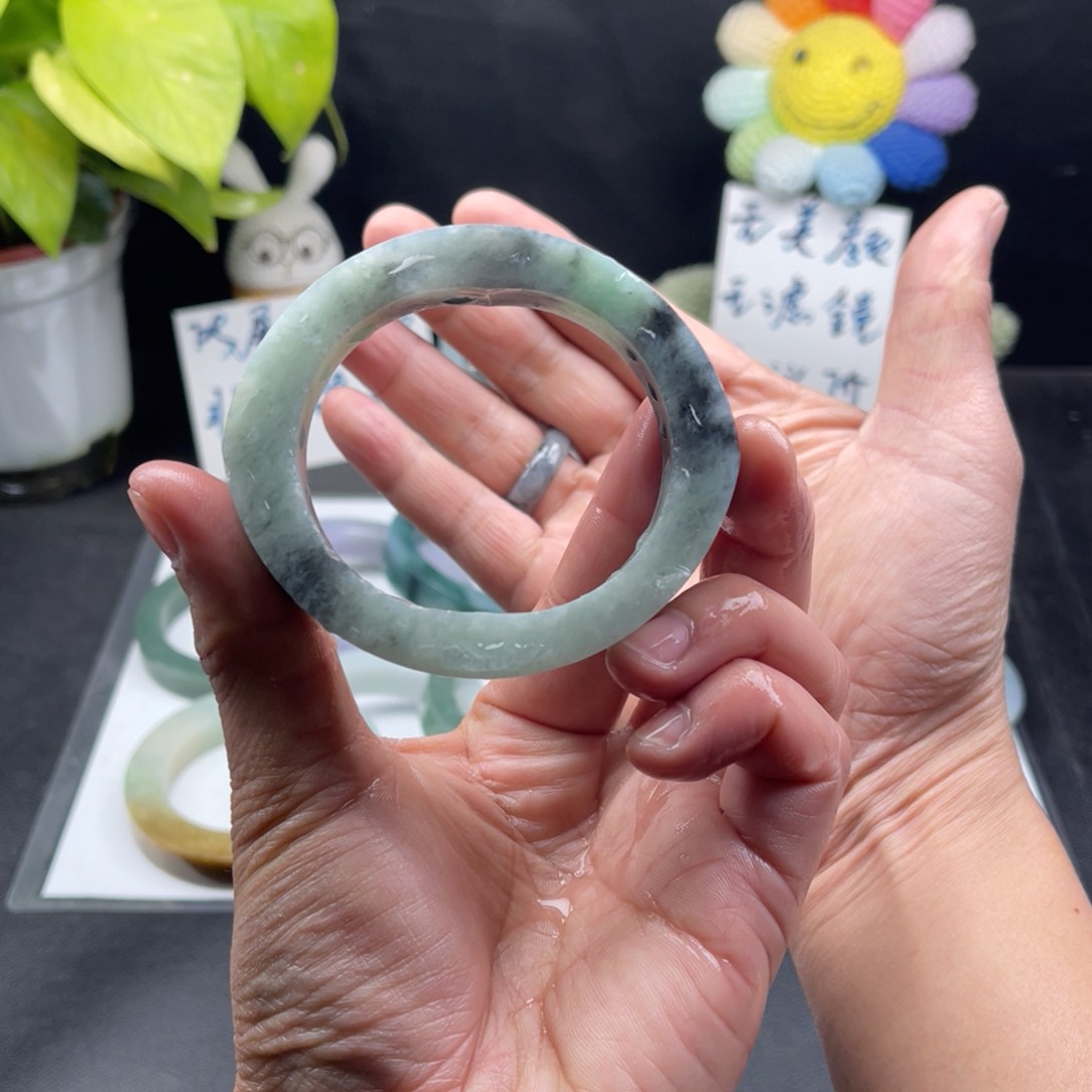 【闪购商品】定制翡翠55-60贵妃未镶嵌手镯