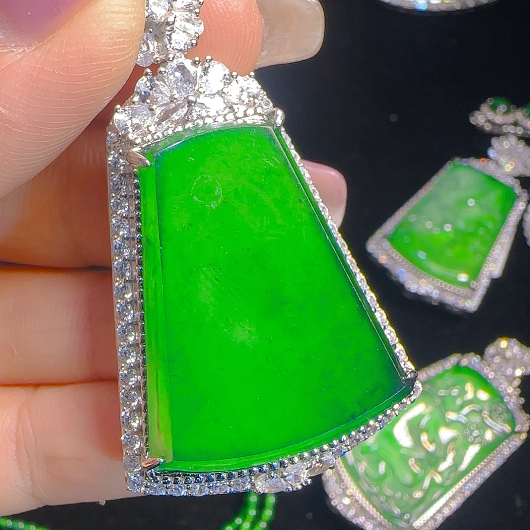 翡翠吊坠(赠链)银S925镶嵌