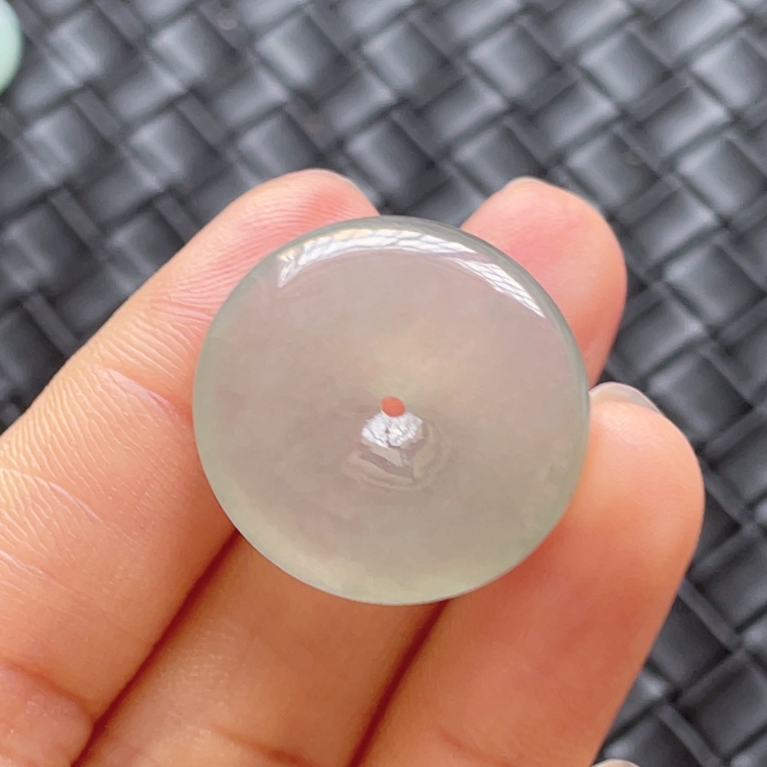 翡翠颈饰未镶嵌扣