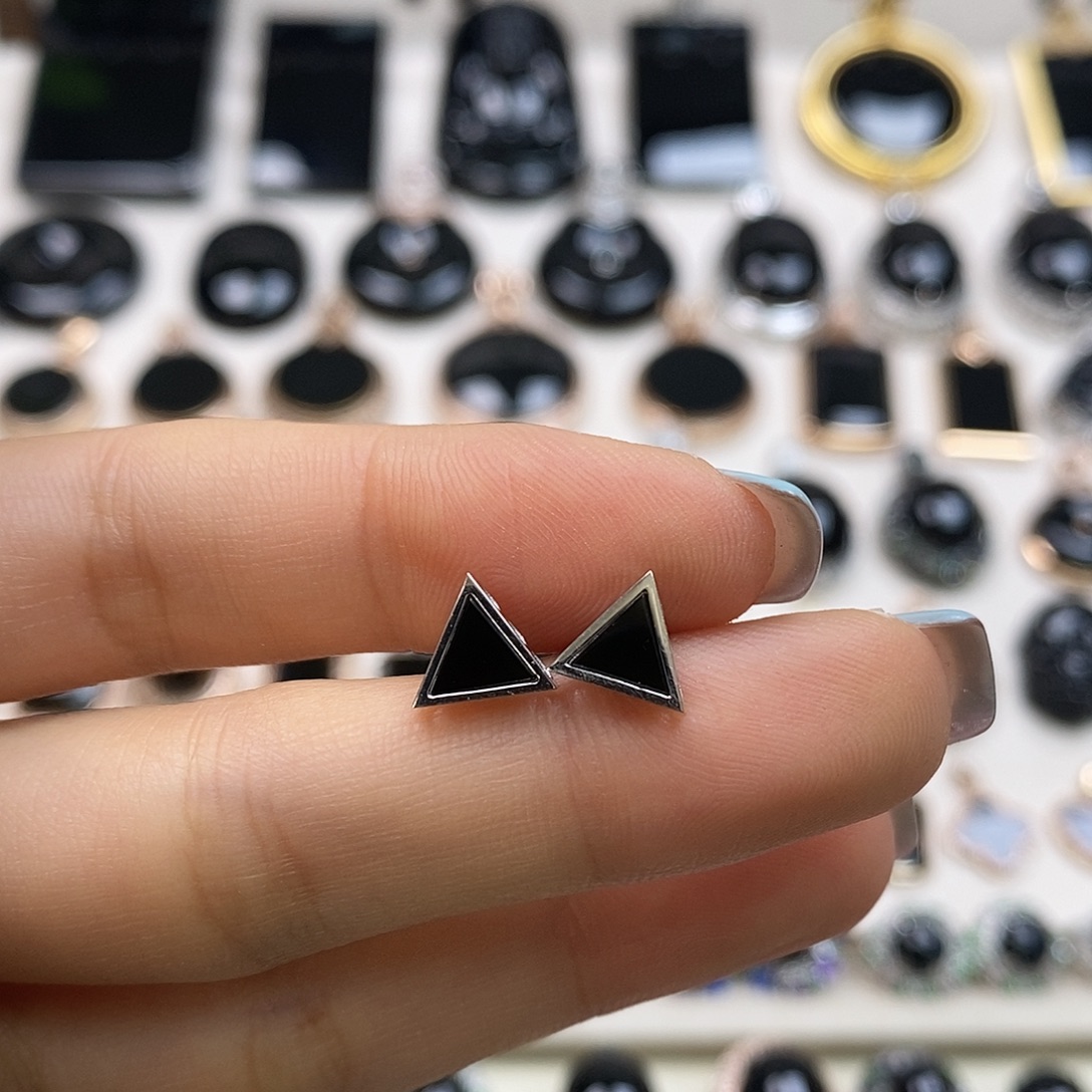 翡翠18K金镶嵌耳饰