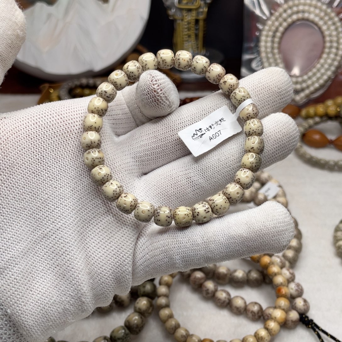 手串星月菩提8x7灰瓷白贯穿留白针尖星a607