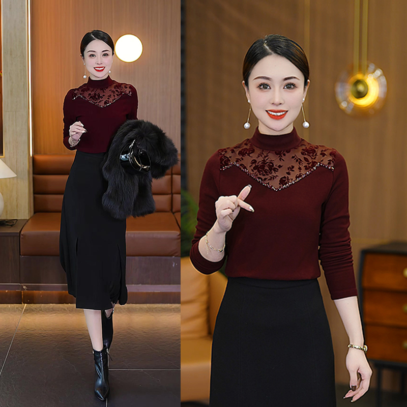 蕾丝拼接钉珠加绒半高领打底衫女秋冬遮肉显瘦小衫修身设计感上衣