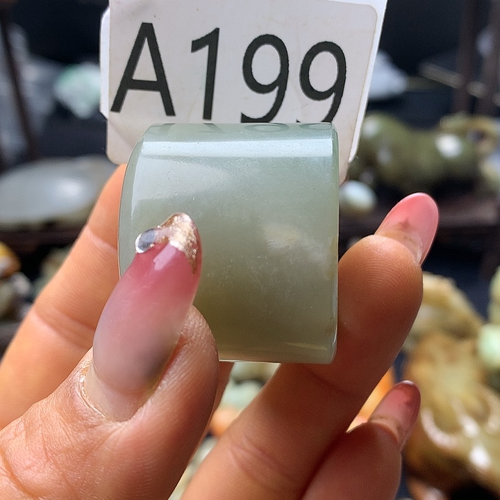 和田玉未镶嵌车挂