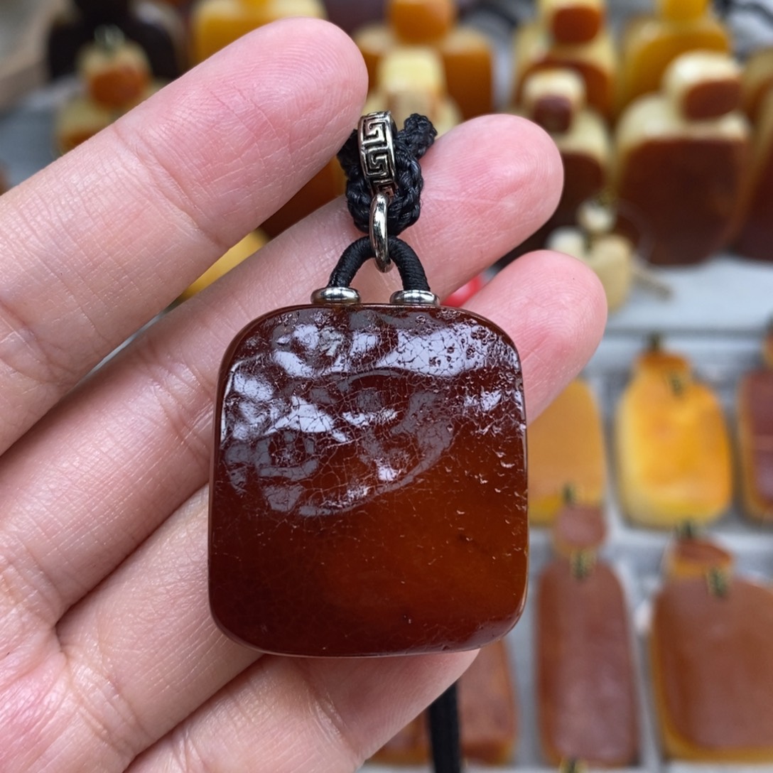 蜜蜡未镶嵌珠宝奇石