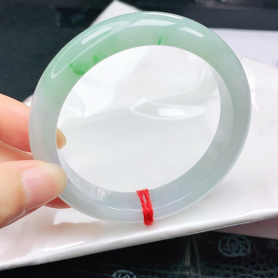 翡翠手镯未镶嵌正