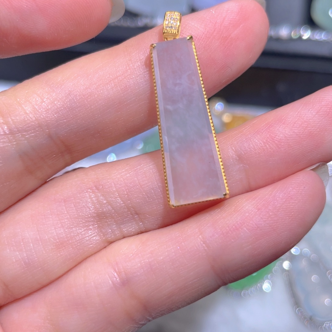 颈饰18K金镶嵌翡翠翡翠