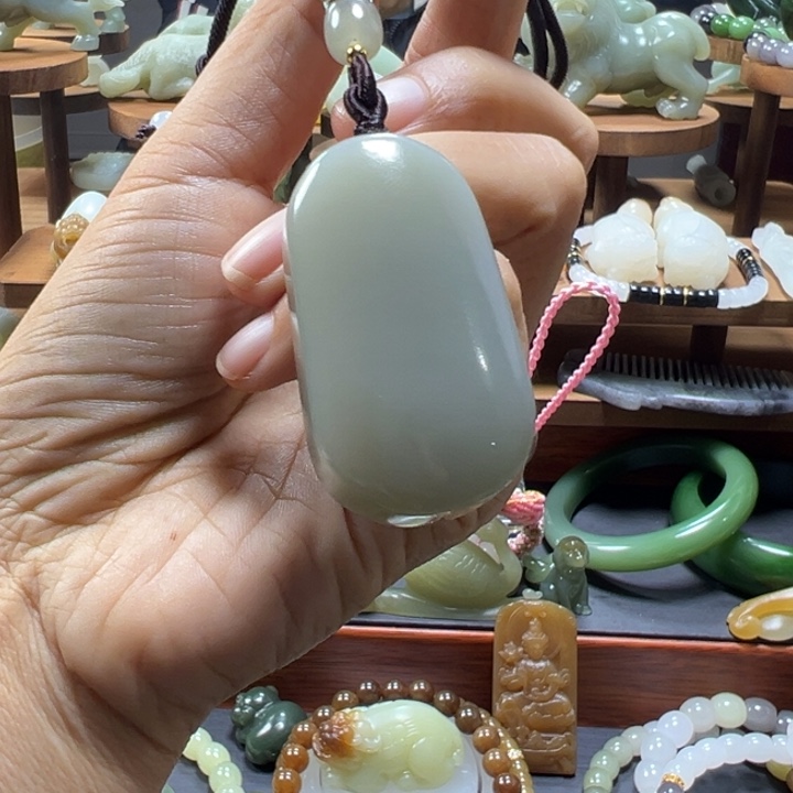 颈饰未镶嵌和田玉