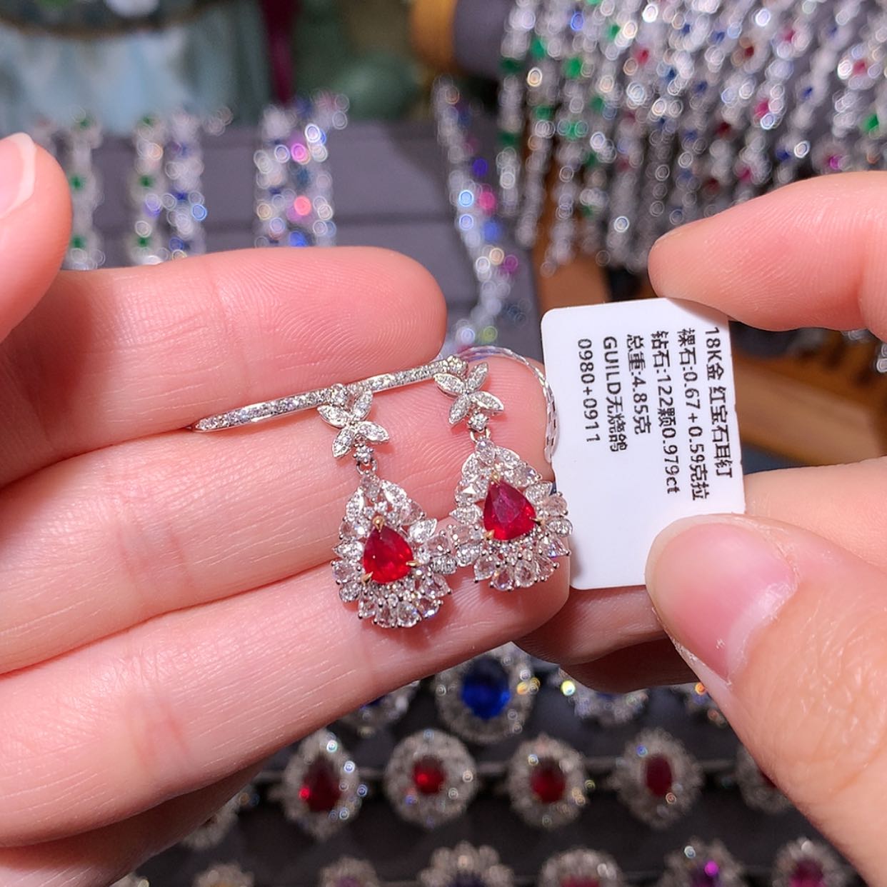 【闪购商品】耳钉18K金镶嵌红宝石