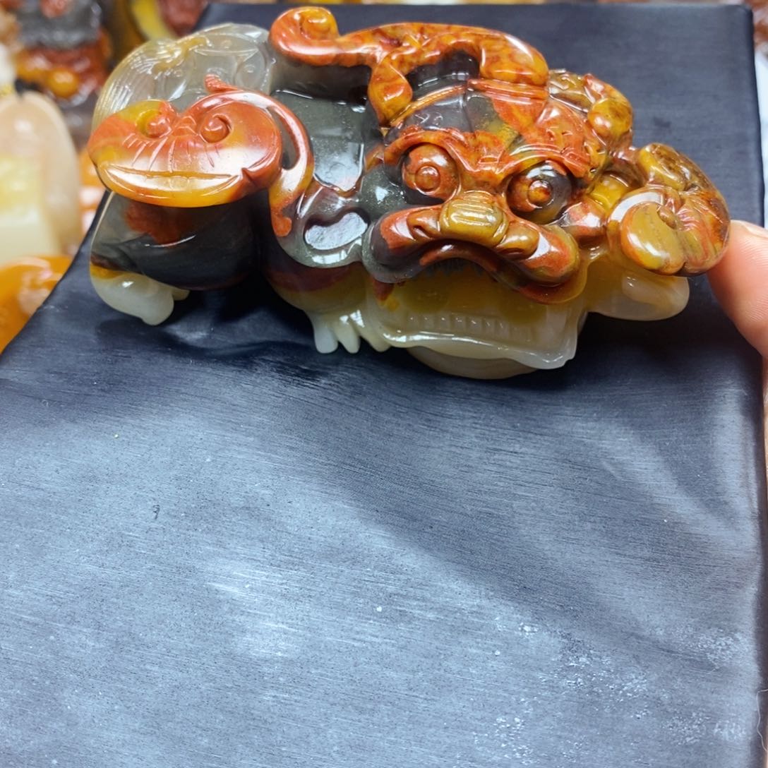 石英质玉（黄龙玉）颈饰未镶嵌