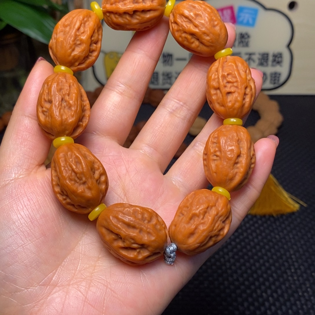 文玩核桃手串八棱大白菜