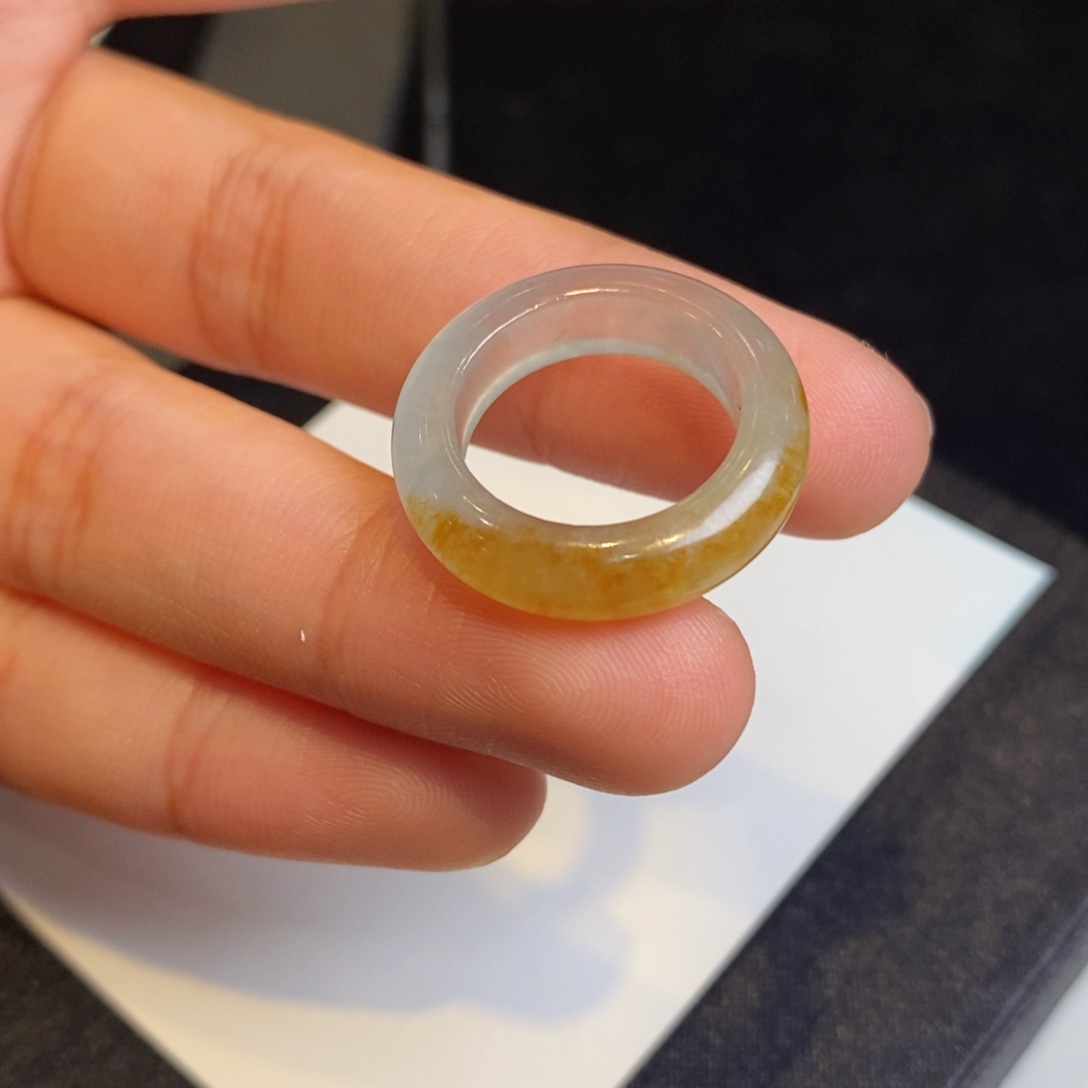 翡翠戒圈未镶嵌裸石冰黄戒圈