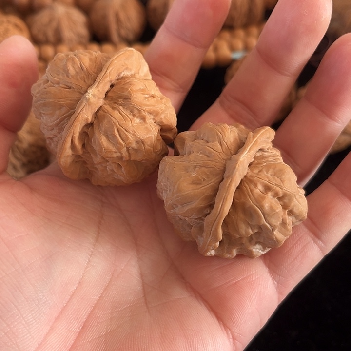 把件文玩核桃42左右微瑕练手蛤蟆头，编号004