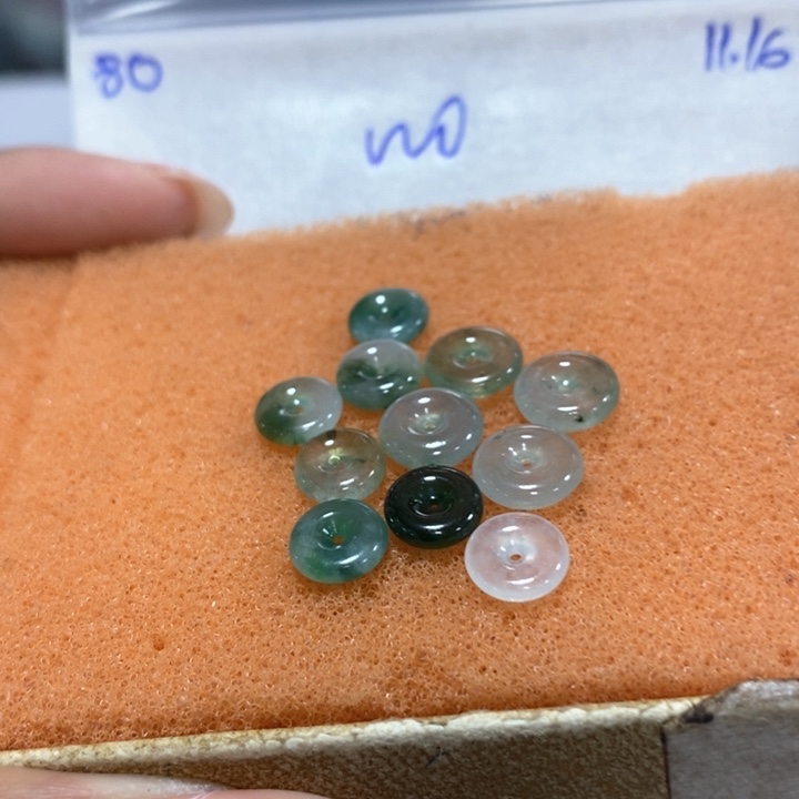 归***埃定制翡翠未镶嵌不退