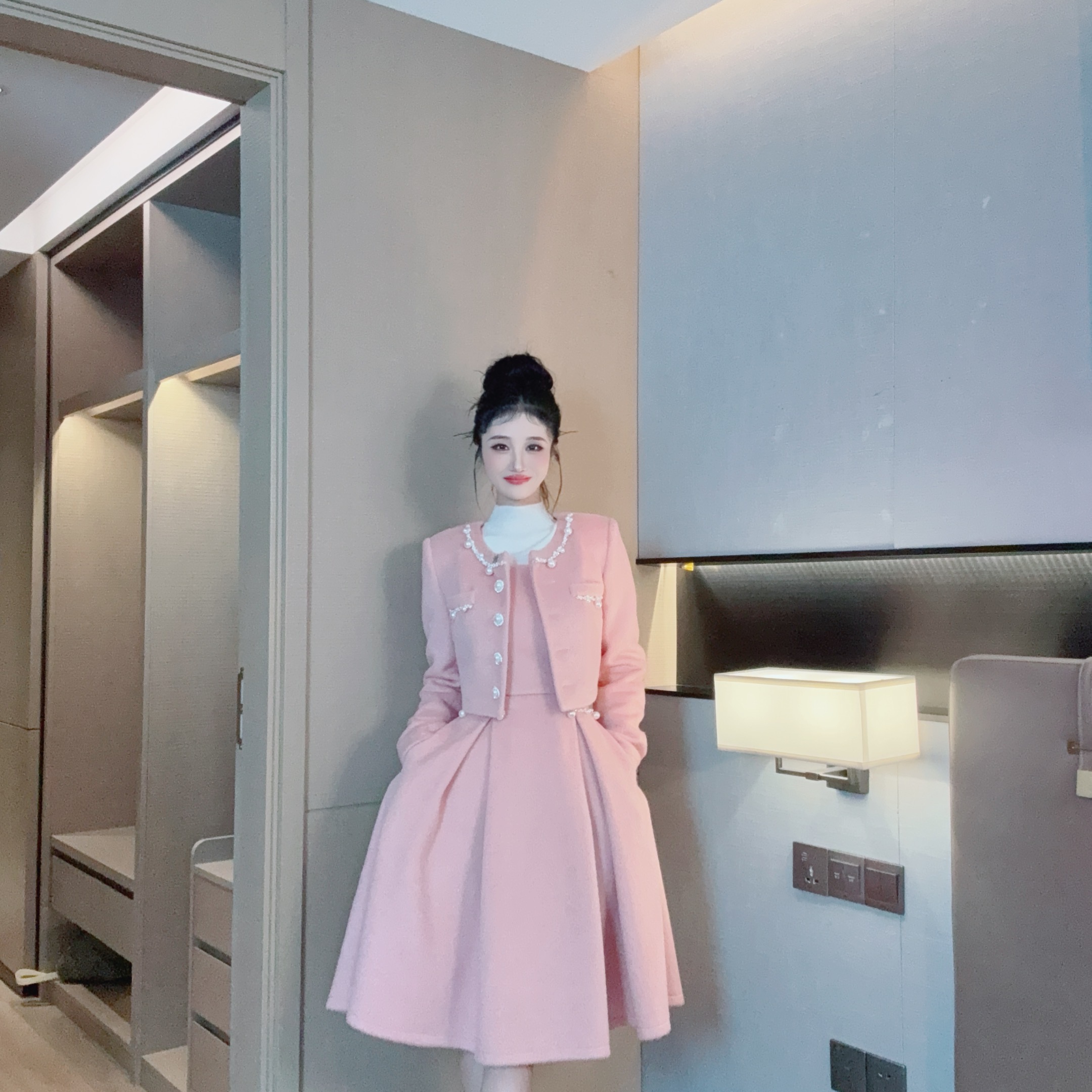 2025冬季新款设计师款羊毛两件套精致显瘦套装QRADTZ065