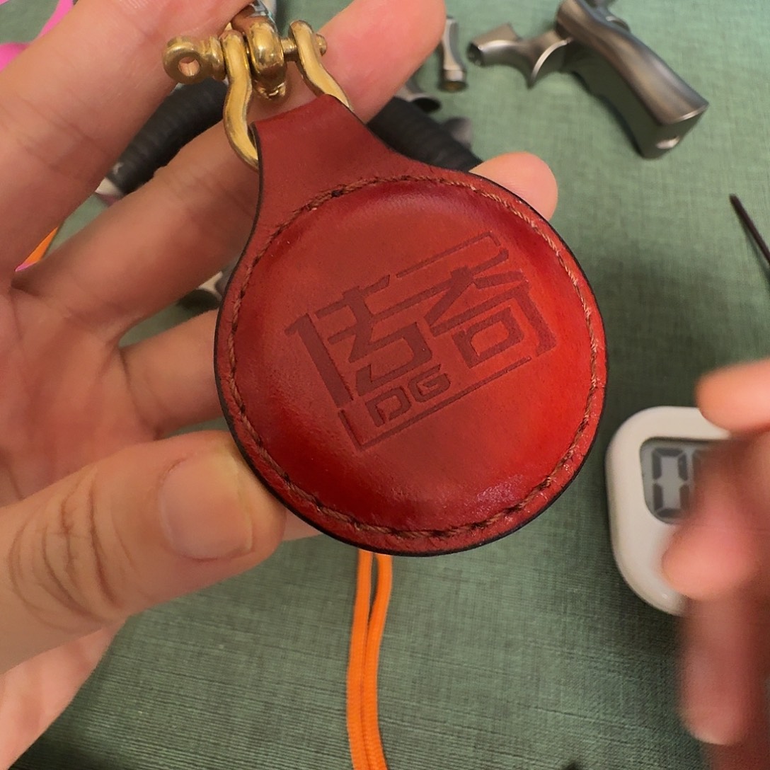 传奇牛皮强磁扣 做工好